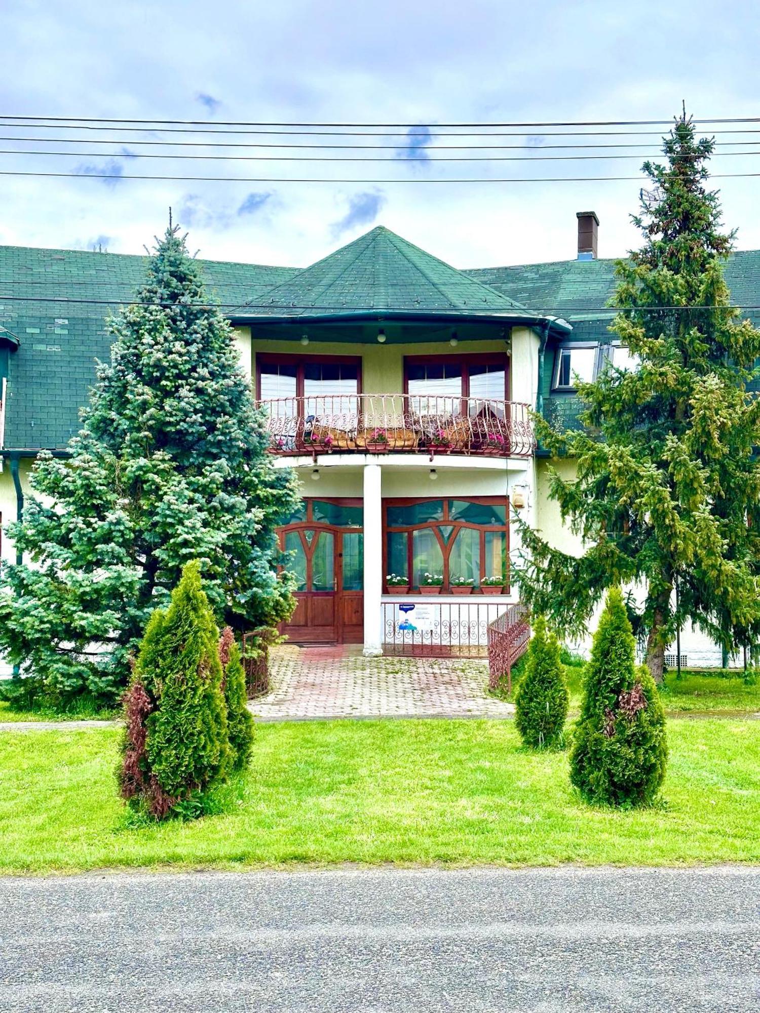 Eden Panzio Buk Exterior foto