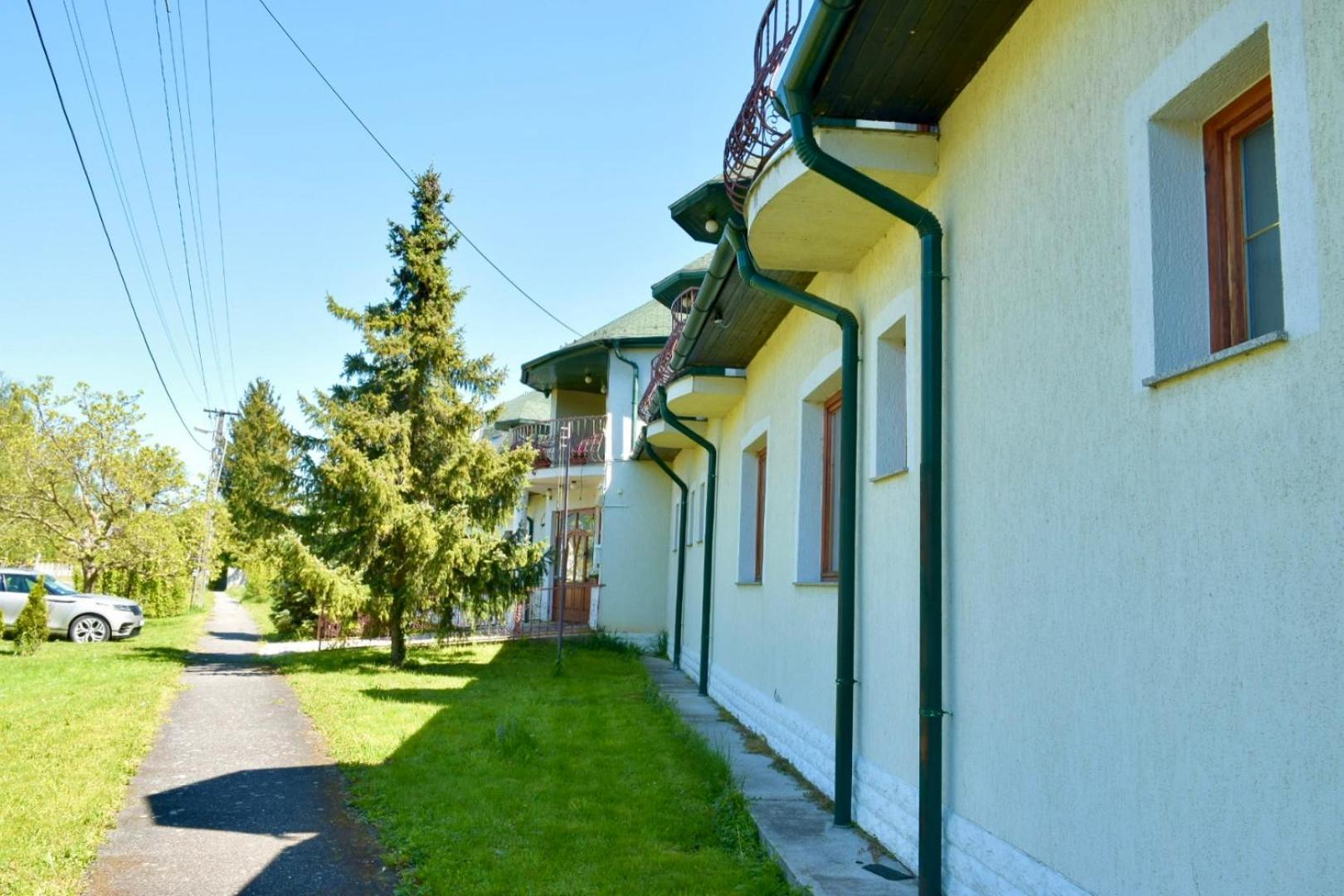 Eden Panzio Buk Exterior foto